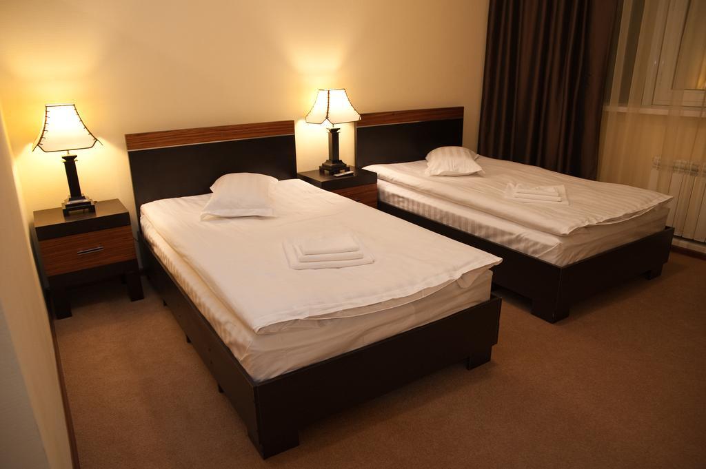Hotel Artastana Zimmer foto