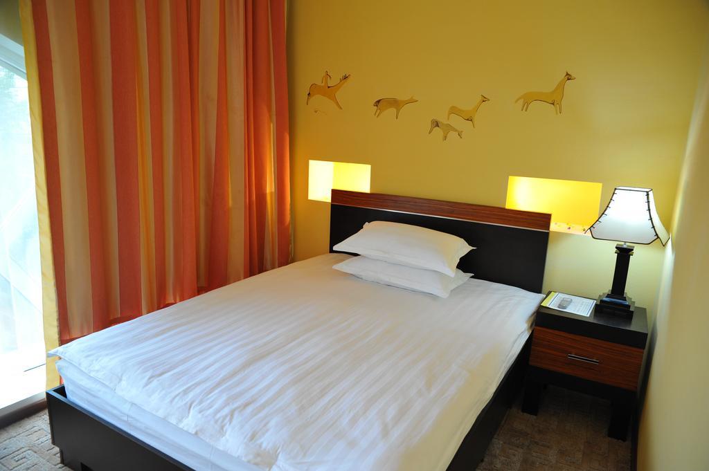 Hotel Artastana Zimmer foto