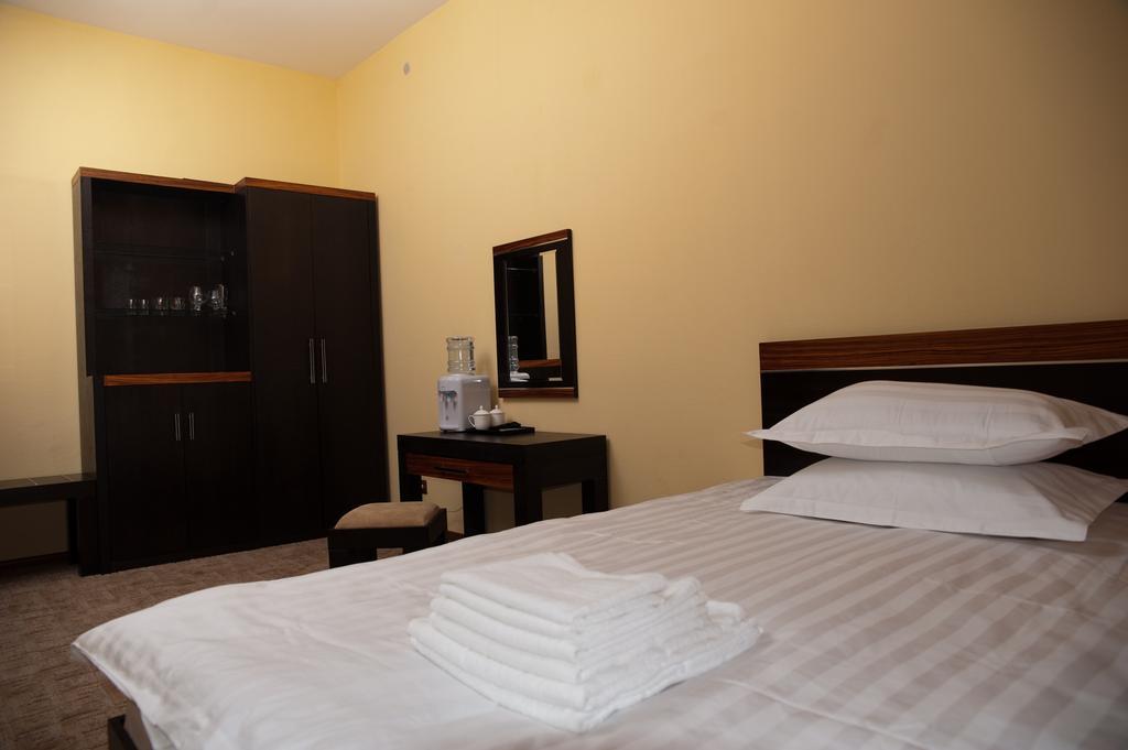 Hotel Artastana Zimmer foto